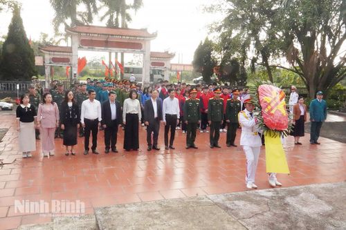 Ban Chỉ huy Phòng thủ khu vực 3-Đông A tổ chức hành quân dã ngoại làm công tác dân vận