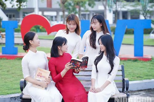Trường THPT chuyên Lương Văn Tụy: Vững vàng vị thế trước vận hội mới