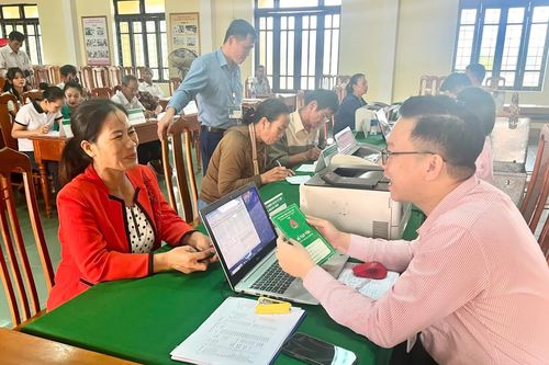 Giúp các hộ sản xuất, kinh doanh ở vùng khó phát triển kinh tế