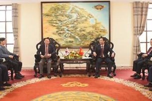 Bí thư Thành ủy Nguyễn Đình Trung tiếp Đoàn Chủ nhiệm Ủy ban Đối ngoại và Thống nhất Hàn Quốc