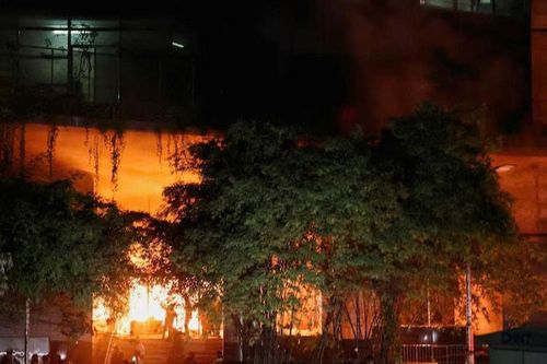 Bangladesh rung chuyển vì làn sóng bạo loạn sau cái chết của thủ lĩnh sinh viên