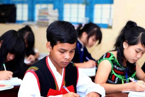 Gìn giữ và phát huy tiếng mẹ đẻ cho trẻ em dân tộc thiểu số qua sách giáo khoa