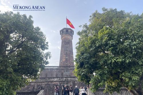 Đến Cột cờ Hà Nội, xem ký ức được kể bằng nghệ thuật