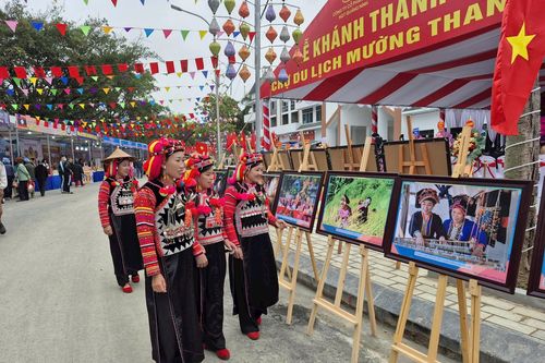 Triển lãm ảnh 'Vẻ đẹp Việt Nam' tôn vinh đất nước, con người trong dòng chảy hội nhập