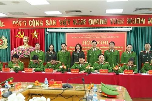 Văn phòng Cơ quan CSĐT Bộ Công an ký cam kết thi đua thực hiện phong trào 'Ba nhất'