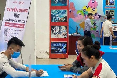 Tỷ lệ hộ gia đình có thu nhập không thay đổi và tăng lên là 96,4%