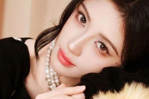 Hé lộ 'hợp đồng nô lệ' của 'mỹ nữ 4.000 năm có một', mức lương trong 10 năm thấp khó tin