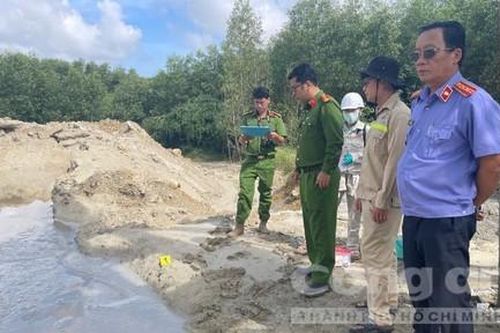 Phát hiện doanh nghiệp đổ trái phép hơn 700 tấn chất thải ra môi trường