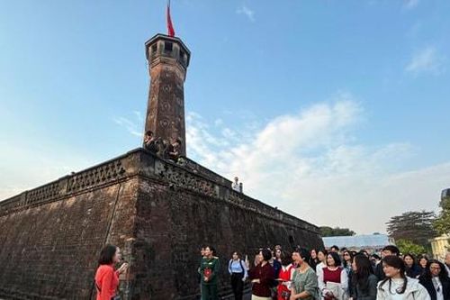 'Ký ức Cột cờ': Khi di sản kể chuyện bằng ngôn ngữ nghệ thuật đa phương tiện