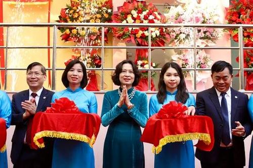 Thứ trưởng Bộ Y tế Nguyễn Thị Liên Hương dự khánh thành dự án nâng cấp Bệnh viện Y học cổ truyền Trung ương