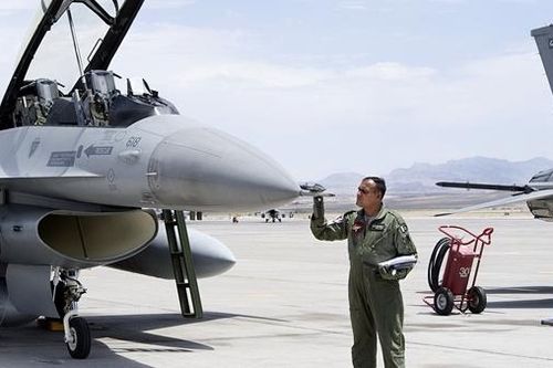 Thấy gì từ việc Mỹ nâng cấp tiêm kích F-16 cho Pakistan?