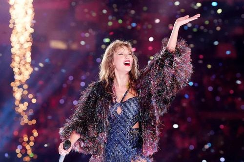 Billboard 'bẻ lái' luật streaming: Ai sẽ hưởng lợi trong cuộc đua bảng xếp hạng?