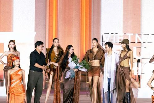 NTK Thanh Hương Bùi thông tin về việc dừng hợp tác với Miss Cosmo