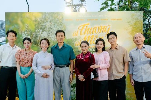 Thu Trang 'vác' bụng bầu vượt mặt, mời bà con đến ăn giỗ miền Tây cùng 'Ai thương ai mến'