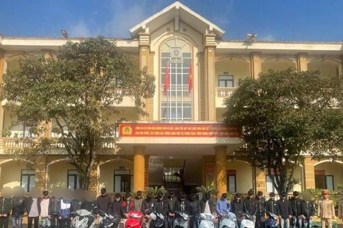 Lào Cai: Gây rối trật tự, nhóm thanh thiếu niên phải đến nghĩa trang liệt sỹ để dọn dẹp