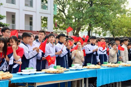 U22 Việt Nam vô địch, thầy hiệu trưởng mời cả trường ăn sáng