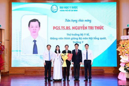 Thứ trưởng Y tế Nguyễn Tri Thức được bổ nhiệm chức danh Phó giáo sư