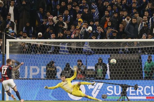 Nối gót kình địch cùng thành phố, Inter Milan tạm biệt siêu cúp Ý sau màn luân lưu thảm họa