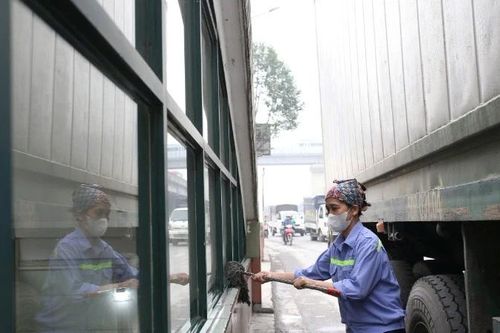 Chỉ số bụi mịn tại Hà Nội vượt gần 16 lần so với khuyến cáo của Tổ chức Y tế thế giới