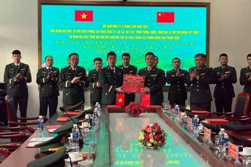 Hội đàm định kỳ giữa các đồn Biên phòng Lào Cai (Việt Nam) và Hà Khẩu (Trung Quốc)