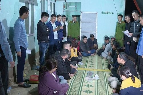 Thanh Hóa: Bắt quả tang 15 đối tượng tổ chức, đánh bạc