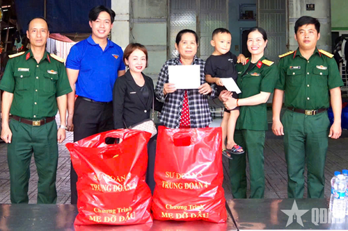 Lan tỏa yêu thương từ mô hình 'Mẹ đỡ đầu' của Hội Phụ nữ Quân khu 7