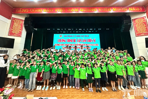 Hải đoàn 21 tổ chức chương trình 'Bé tập làm chiến sĩ'