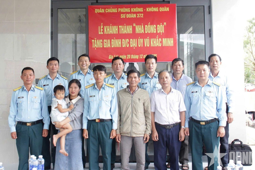 Sư đoàn 372 bàn giao 'Nhà đồng đội' tặng quân nhân có hoàn cảnh khó khăn