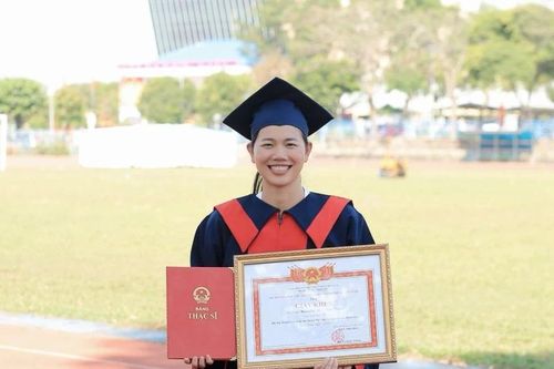 Kình ngư Nguyễn Thị Ánh Viên nhận bằng thạc sĩ sĩ ngành nào?