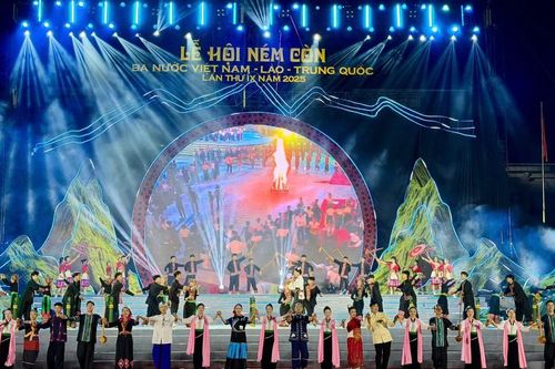 Khai mạc Lễ hội ném còn ba nước Việt Nam - Lào - Trung Quốc lần thứ IX