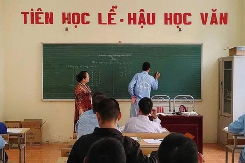 Lớp học xóa mù chữ dành cho học viên cai nghiện ma túy