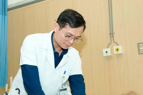 Nghẹt thở giành sự sống từ thảm họa ngoại khoa nguy hiểm nhất
