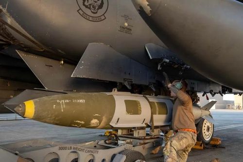 Mỹ không kích ồ ạt hơn 70 mục tiêu trên khắp Syria