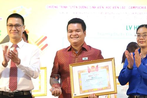 Vinh danh sinh viên Lào, Campuchia tiêu biểu học tập tại TPHCM