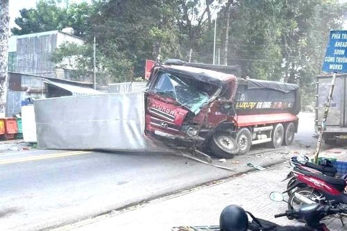 Xe ben vượt ẩu gây tai nạn liên hoàn ở TPHCM