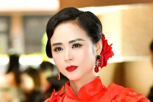 Thanh Hương Bùi làm rõ lý do dừng thiết kế 75 bộ trang phục cho Miss Cosmo 2025