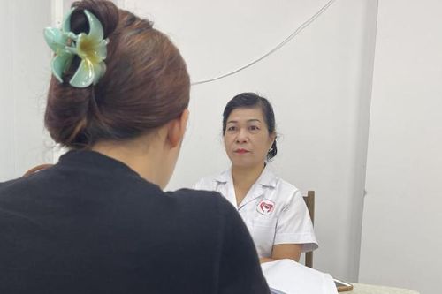 Áp lực 'lương nghìn đô' đè nặng, cô gái mắc bệnh tâm thần