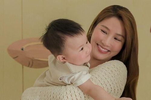 Diễm My 9X lần đầu khoe rõ diện mạo con trai đầu lòng