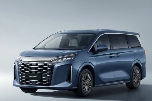 Những mẫu xe PHEV hạng sang vừa ra mắt khách hàng Việt