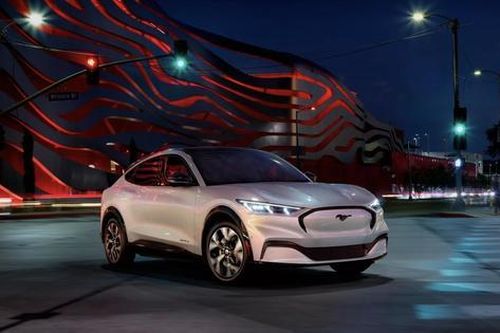 Ford Mustang Mach-E tại Việt Nam nhận lệnh triệu hồi dù chưa mở bán