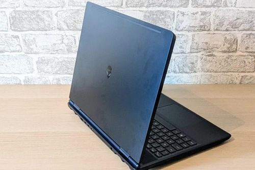 Alienware 16X Aurora: Laptop gaming RTX 5060 mạnh mẽ và màn hình 240Hz