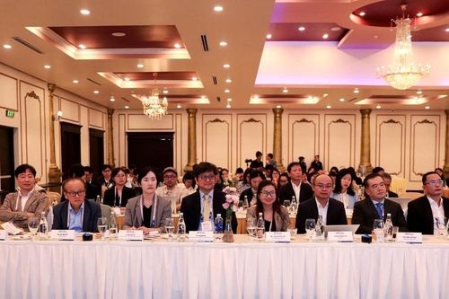 Gần 200 nhà khoa học tham gia thảo luận về công nghệ tài chính và kinh tế số