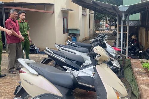 Bắt 2 đối tượng chuyên trộm xe máy ở Quảng trường Đại Đoàn Kết