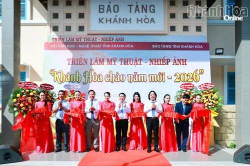 Khai mạc triển lãm mỹ thuật - nhiếp ảnh 'Khánh Hòa chào năm mới 2026'