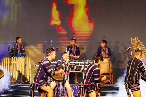 Âm vang của núi rừng
