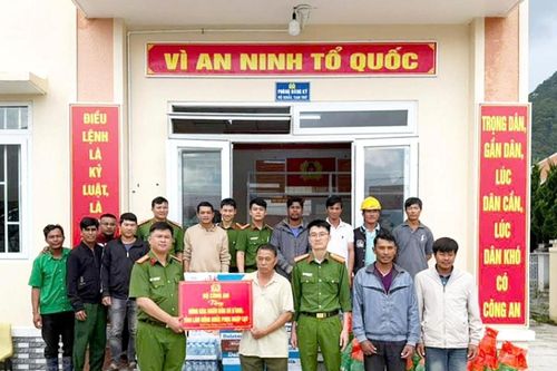 Những người ở lại sau cơn lũ dữ
