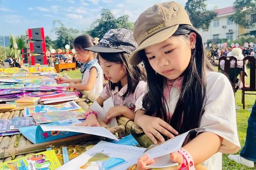 Lan tỏa tri thức, bồi đắp niềm tin và khát vọng nơi biên giới