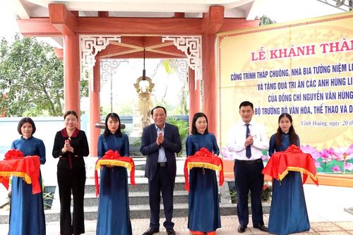 Khánh thành công trình tháp chuông, nhà bia tưởng niệm liệt sĩ Vĩnh Trung