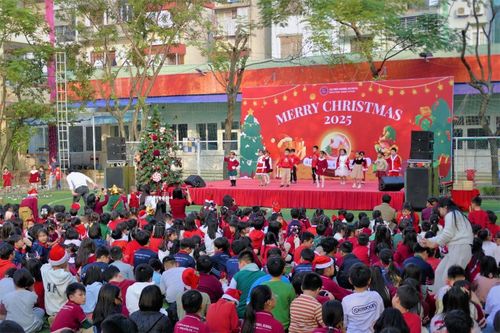 Cùng Alfred Nobel trao hơi ấm Giáng sinh