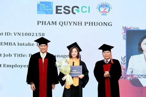 Đại học Kinh tế Quốc dân trao bằng tốt nghiệp cho 32 tân Thạc sĩ Điều hành Quản trị Kinh doanh Quốc tế PGSM 2025